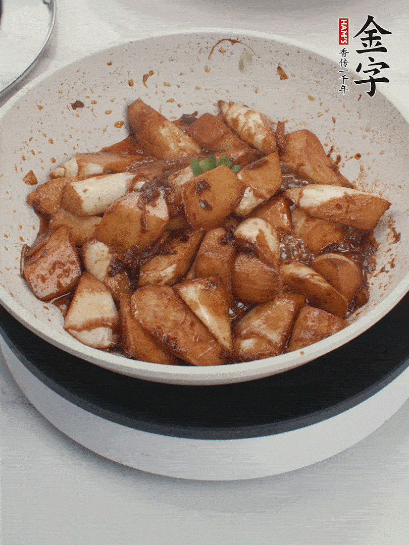 撒上一點(diǎn)小蔥花。