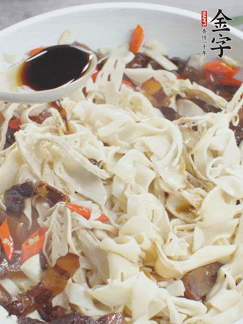 下糯米筍，淋一點(diǎn)生抽、蠔油調(diào)味。